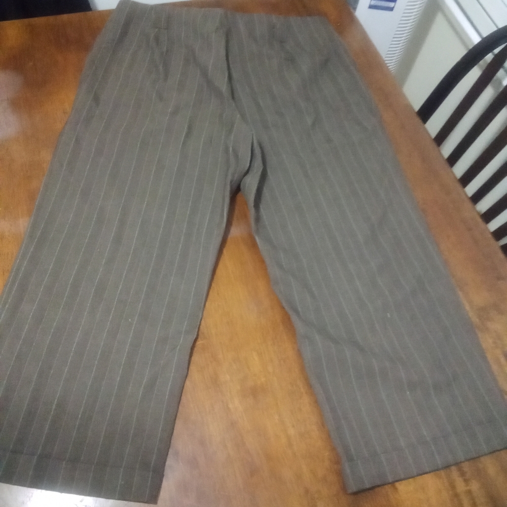 Pin striped slacks - Picture 7 of 8